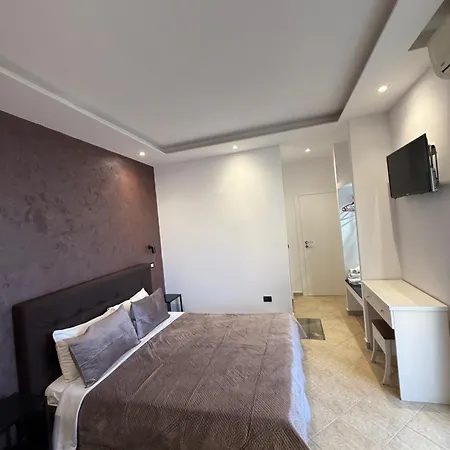 Otel Riviera Dıraç